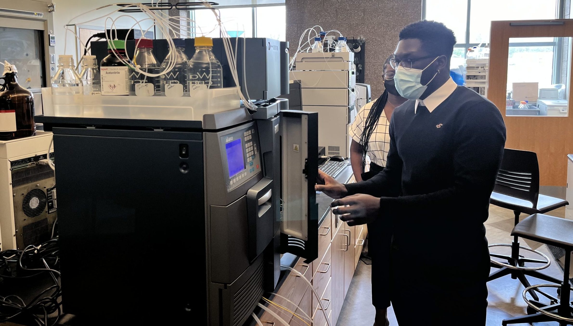 $100G lab instrument gift to Cheyney University demonstrates success of public-private partnership